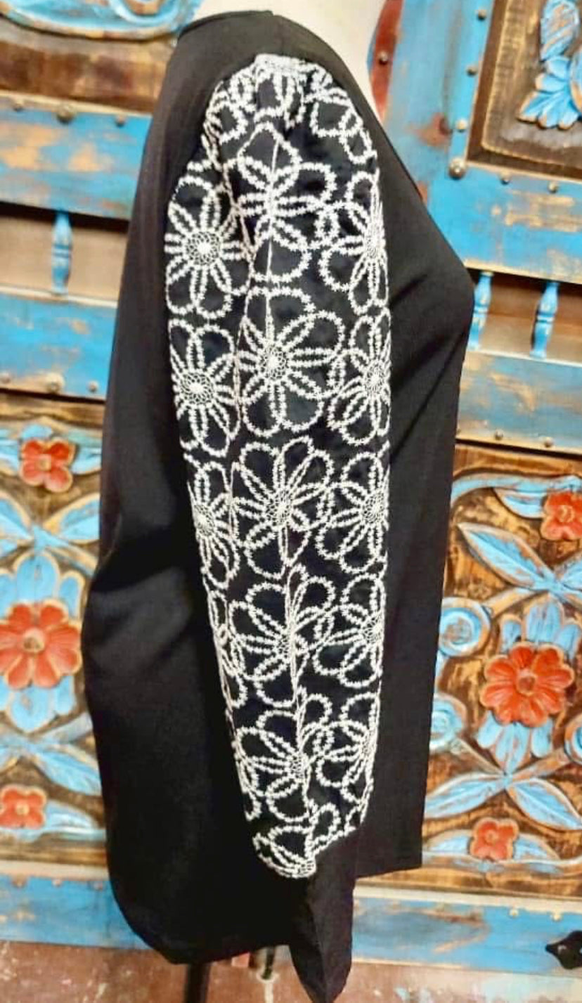 Black/White Blouse