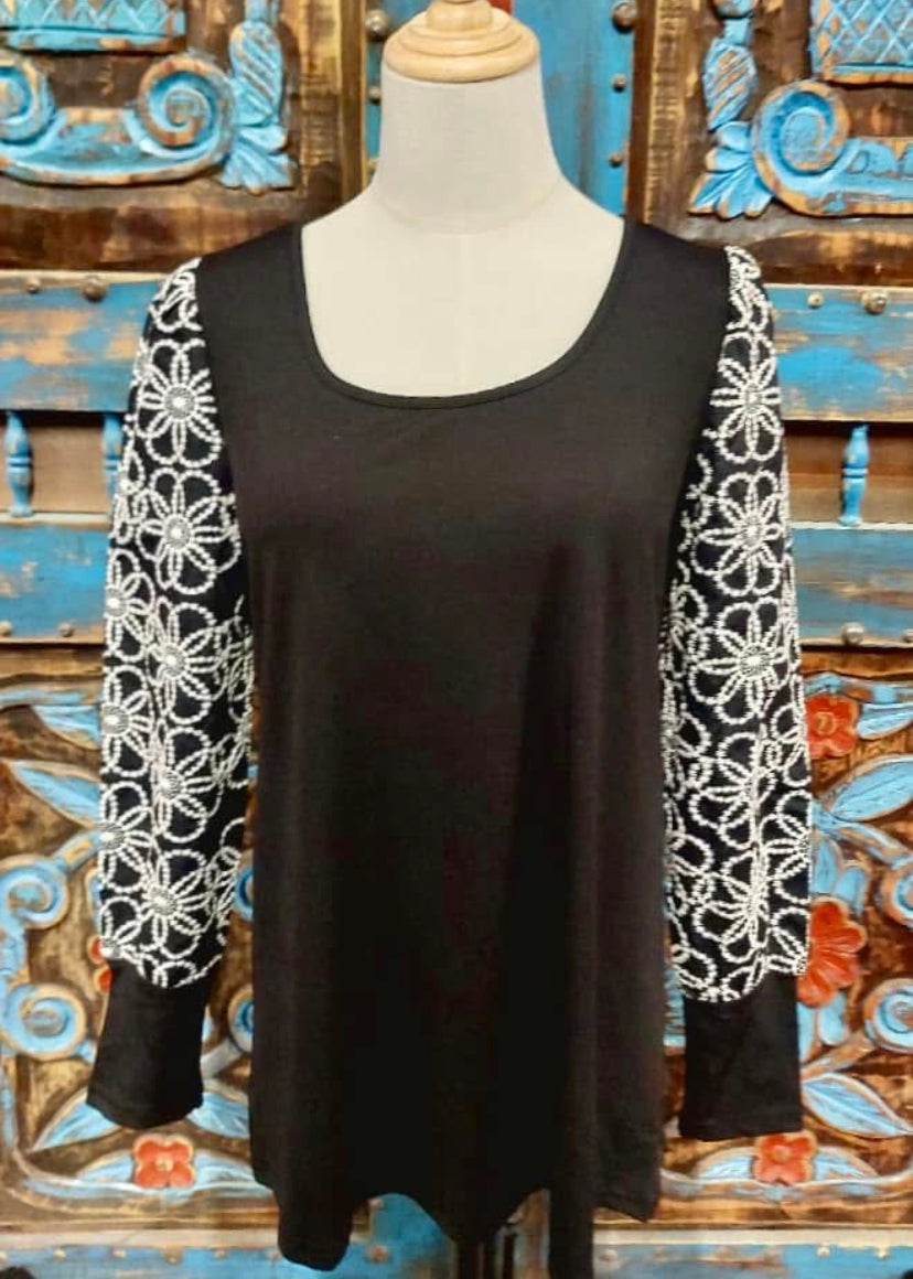 Black/White Blouse