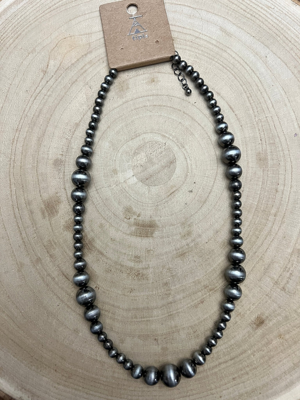 Desert Pearl Faux Graduated Silver Western Necklace — 18 Inch