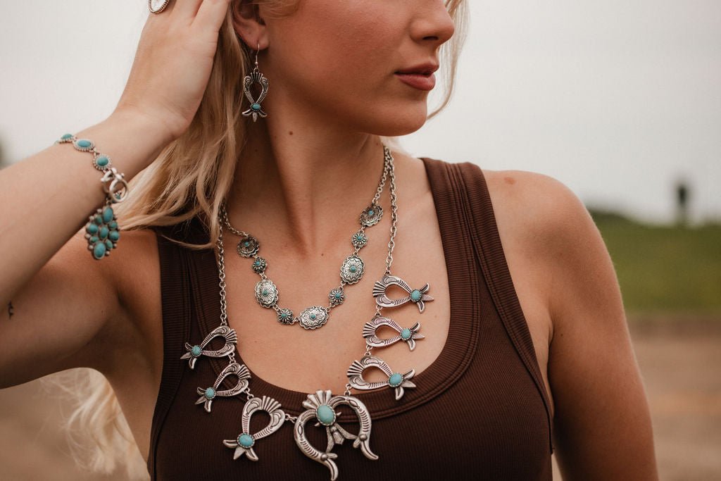 Linked Concho and Faux Turquoise Necklace - 18 inch + 3