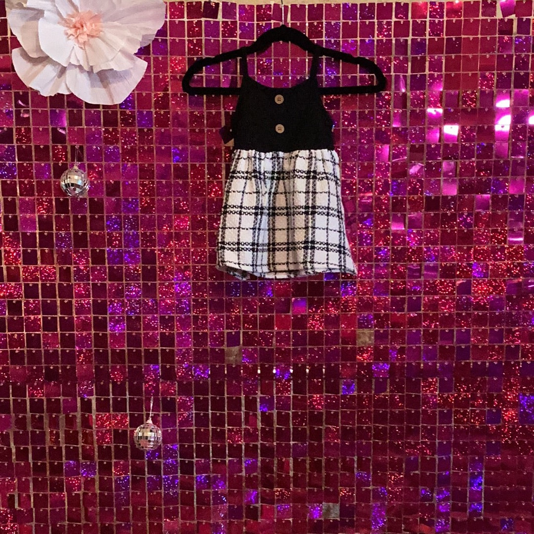 Baby girl plaid dress size 6-9 Mo