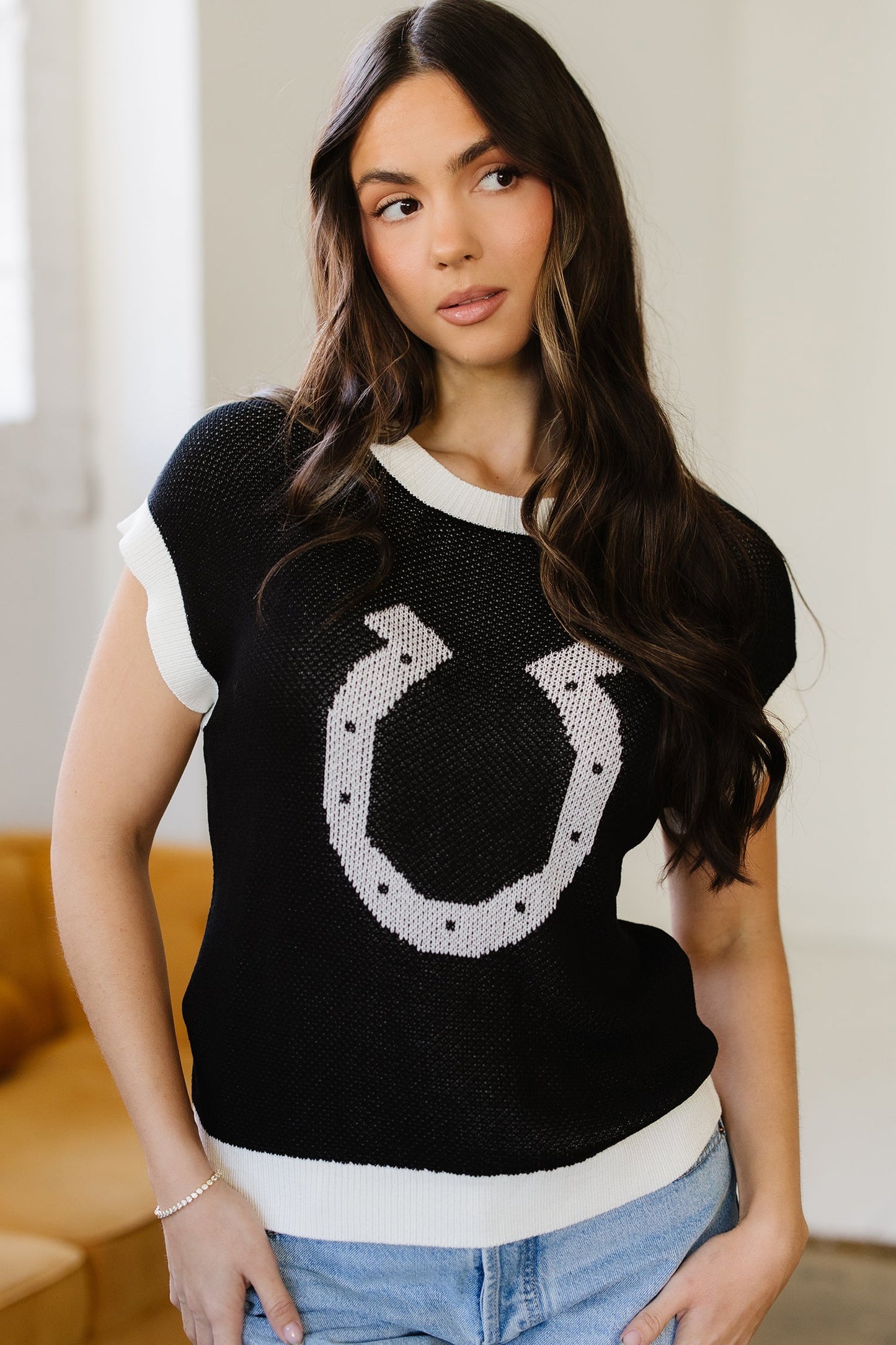 Horseshoe Pattern Western Trim Short Sleeve Sweater