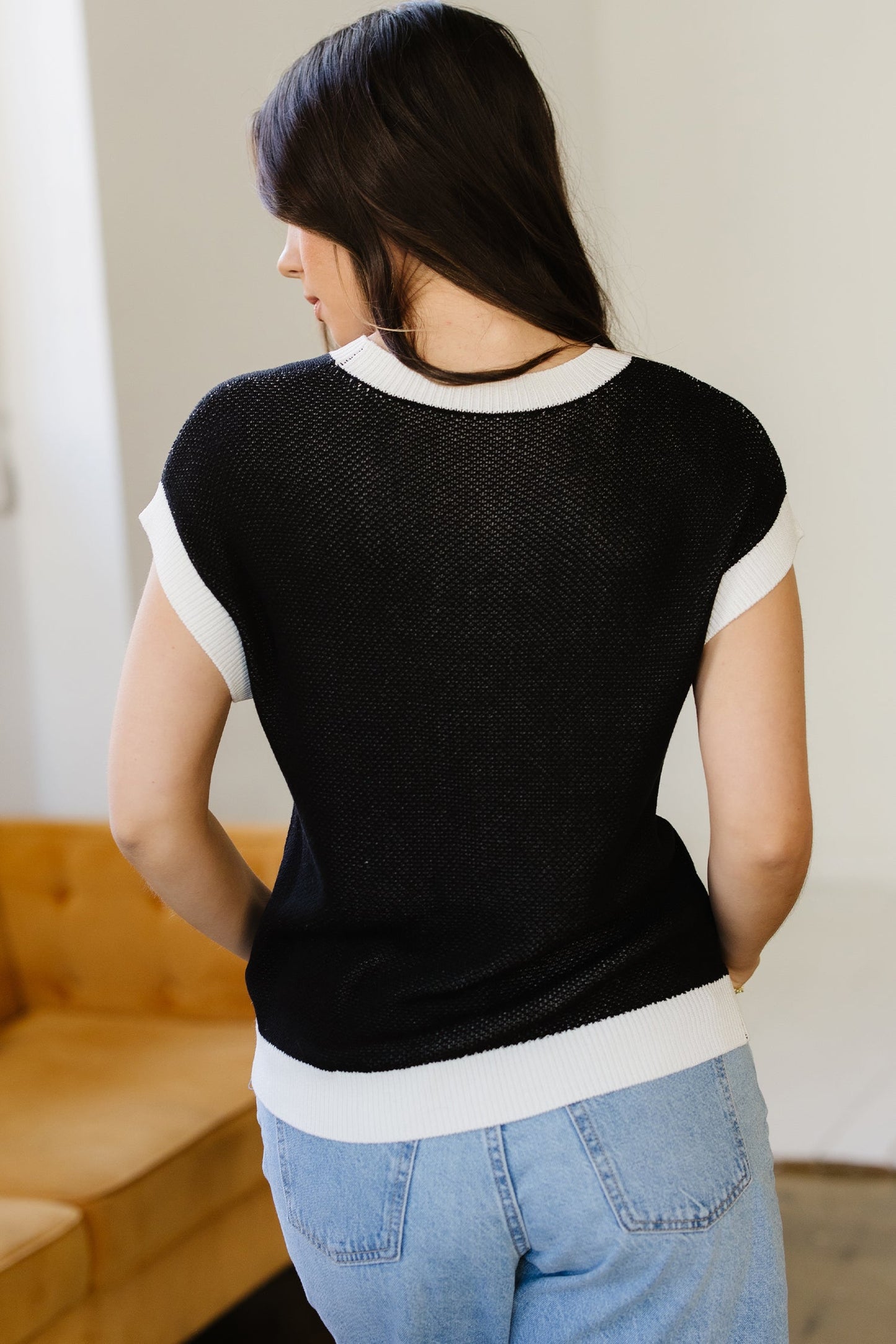 Horseshoe Pattern Western Trim Short Sleeve Sweater