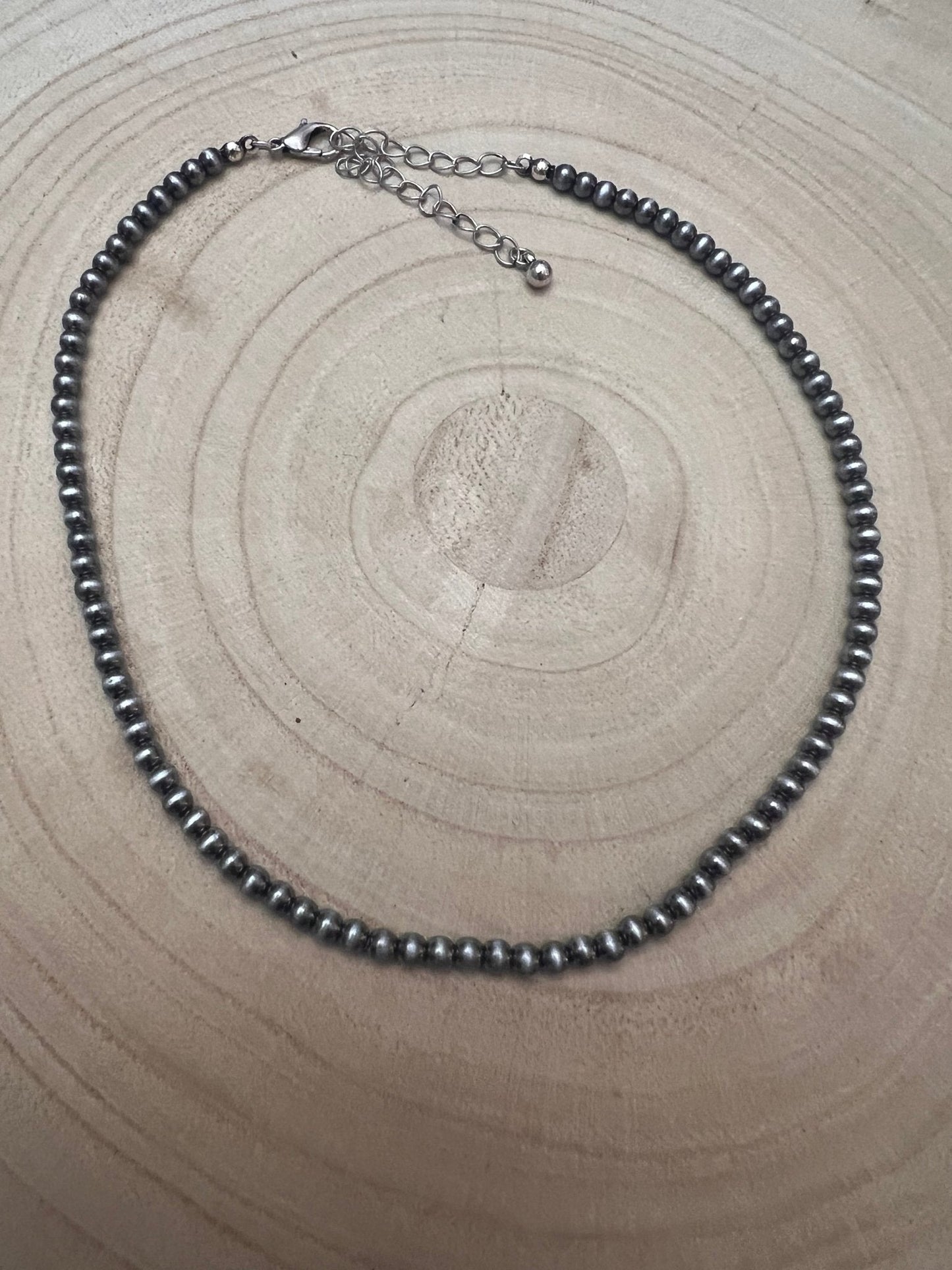 Faux Silvertone Pearl Style Choker - 4mm