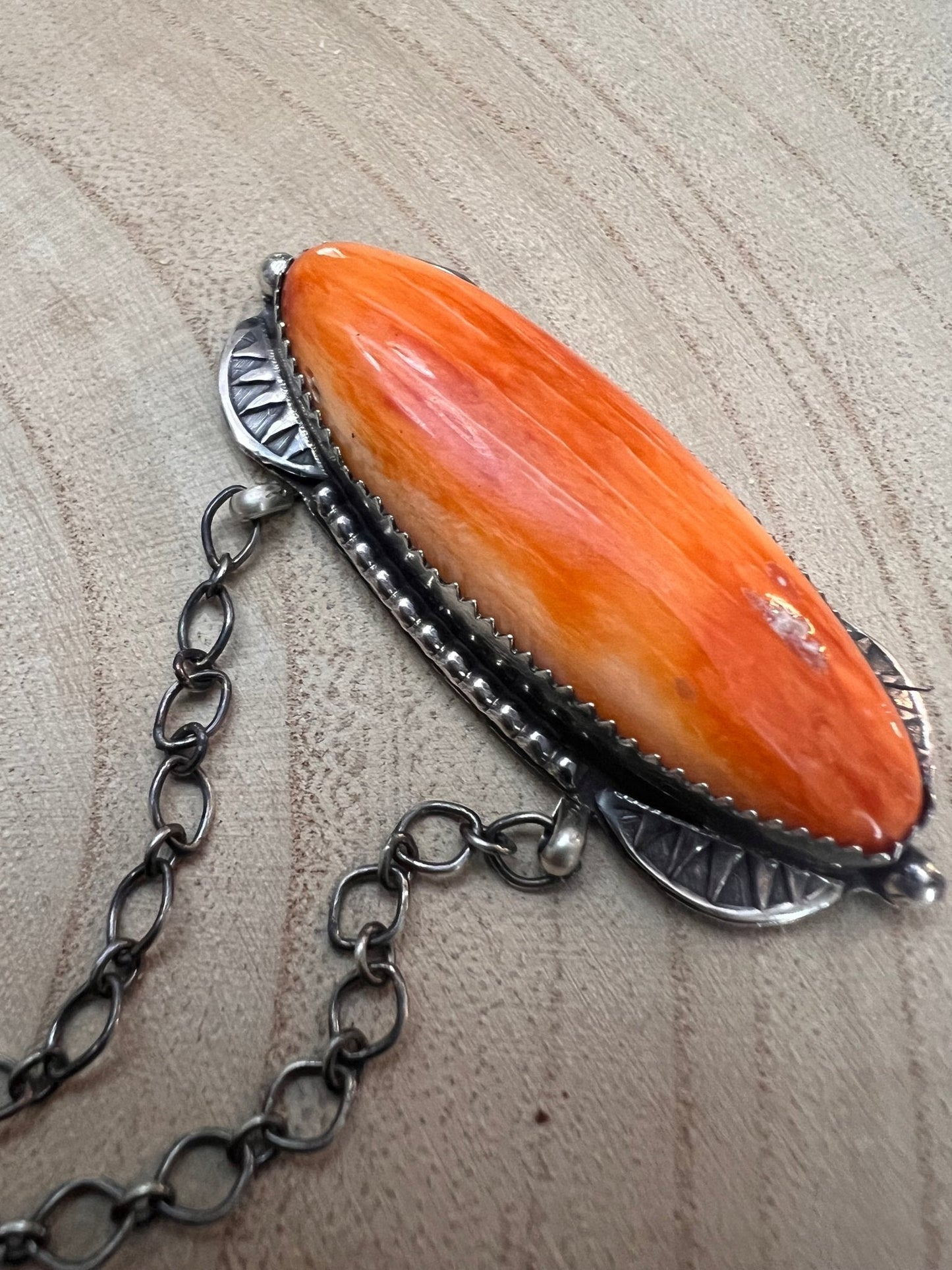 Navajo Handmade Spiny Oyster Necklace by Tia Long - 18 inch